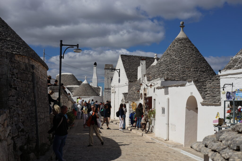 alberobello co zobaczyć gdzie zjeść ciekawostki